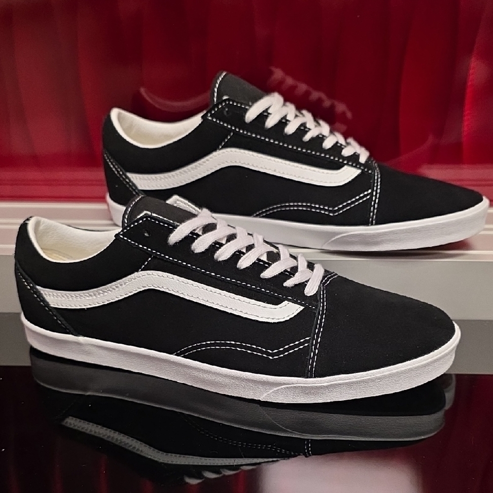 Vans Old Skool Lowpro Black White Men’s 8.5 Women’s 10 New